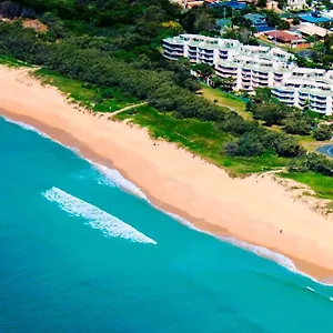 surfside-on-the-beach-sunshine-coast.queenslandhotels.net/